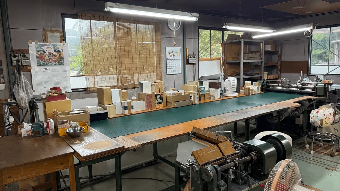 長谷部紙器店の製作風景 3